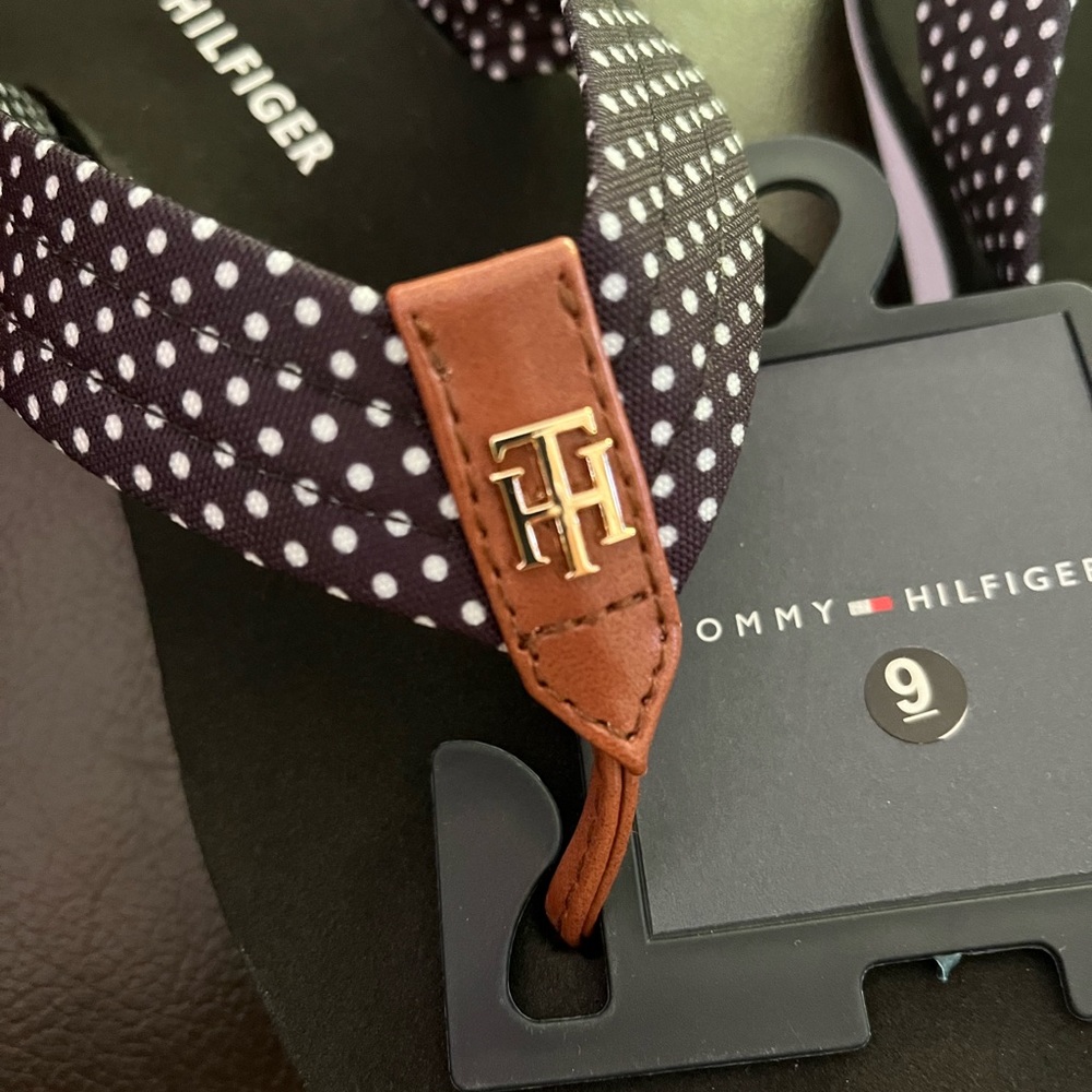 NEW Tommy Hilfiger flip flops! 9M